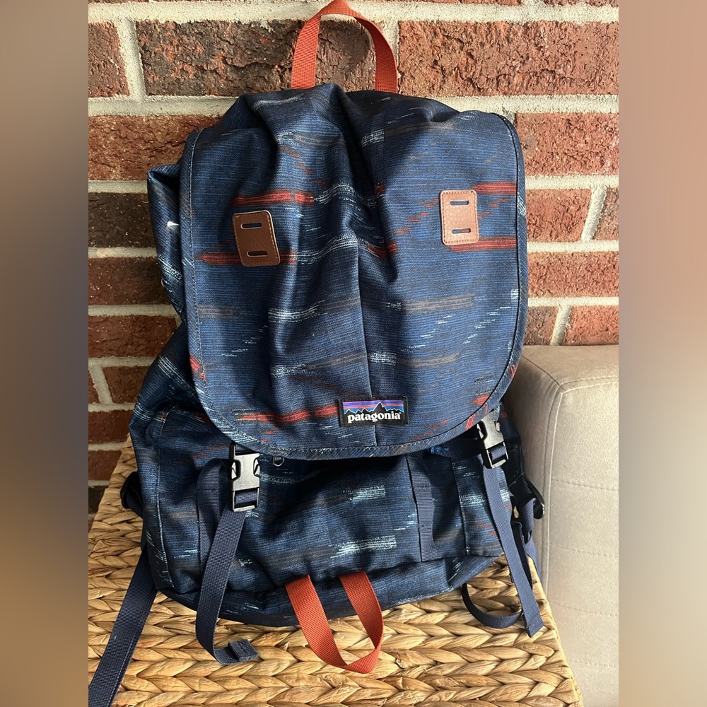 NEW Unisex Patagonia Arbor Pack Rucksack Fits 17" Laptop  Blue and orange